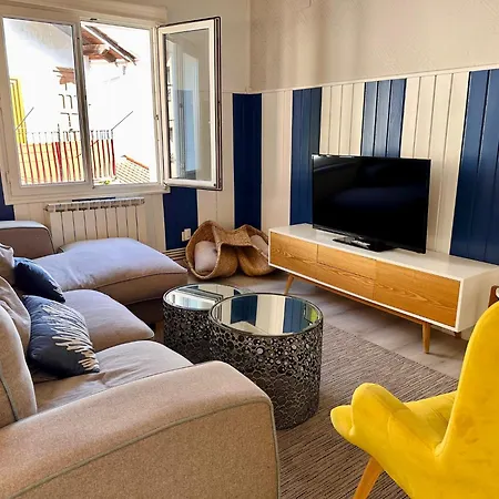 Edificio Con Vistas En + Wifi Elanchove